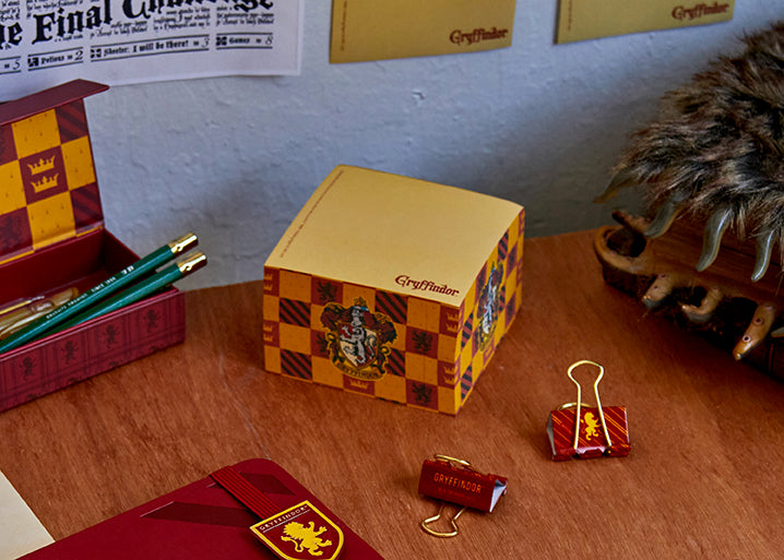 Harry Potter: Gryffindor Memo Cube [Classic Collection]